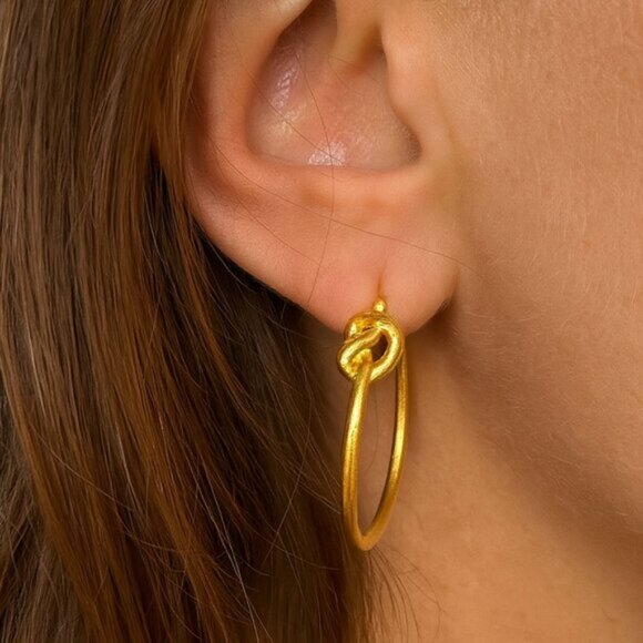 Travel Collection – Lovely Parcel 🇮🇹 “Valencia” Knotted Hoop Earrings Gold